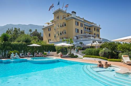 La Medusa Hotel - Dimora di Charme tesisinde veya buraya yakın yüzme havuzu