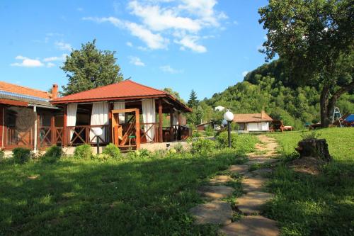 Φωτογραφία από το άλμπουμ του Guest House Daskalov σε Chervena Lokva
