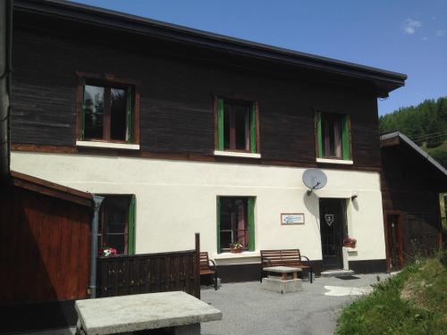 Photo de la galerie de l'établissement Petit Mont Blanc Guest House, à Peisey-Nancroix