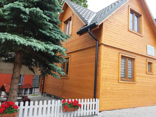 Domek przy wyciagu na Szrenicę