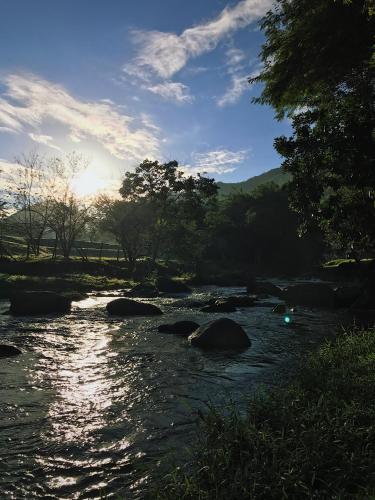 Un paisaje natural cerca de la posada