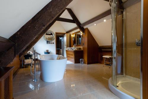 Koupelna v ubytování Whatley Manor