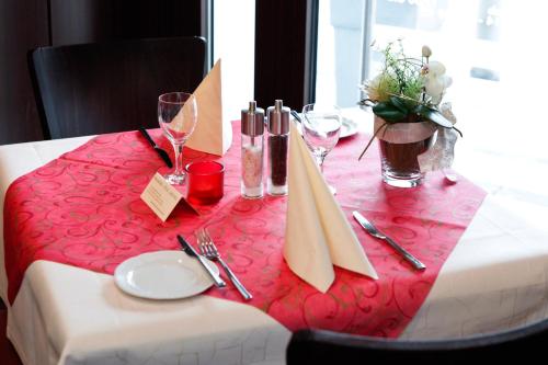 Фотография из галереи Hotel-Restaurant Fück в Леверкузене