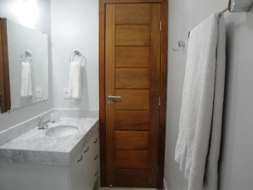 Un baño de Varandas da Praia Apartamentos