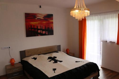 Posteľ alebo postele v izbe v ubytovaní Zur Alpenruhe