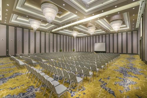 Vertu Harmoni Jakartaにあるビジネスエリアまたは会議室