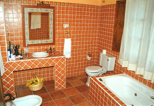 Bilik mandi di Casa Rural Puria