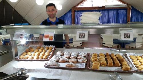 Φαγητό σε αυτό το ξενοδοχείο διαμερισμάτων ή κάπου εκεί κοντά
