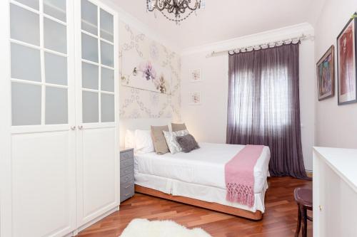 2 Bedroom Apartment Sagrada Familia 객실 침대