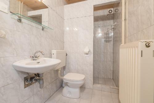Koupelna v ubytování Apartment - Speleo Camp