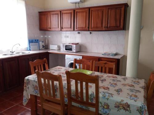 Кухня или мини-кухня в Ribeira Grande Country House
