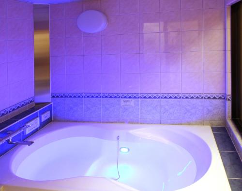 Ванная комната в Hotel California Kaminarimon (Adult Only)