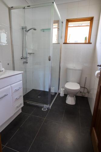 Un baño de Bundjil Studio