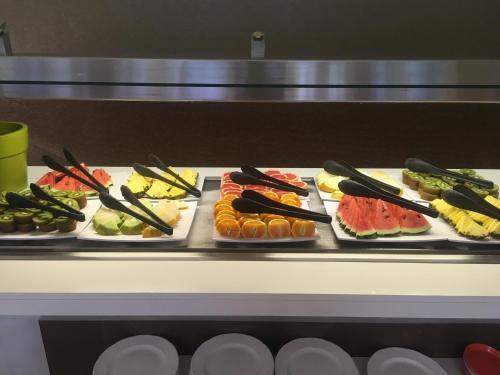 Comida en o cerca de este apartahotel