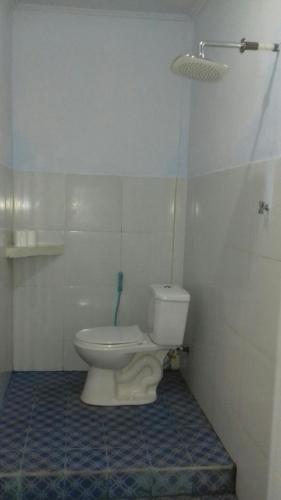 Un baño de LilyPad guest house