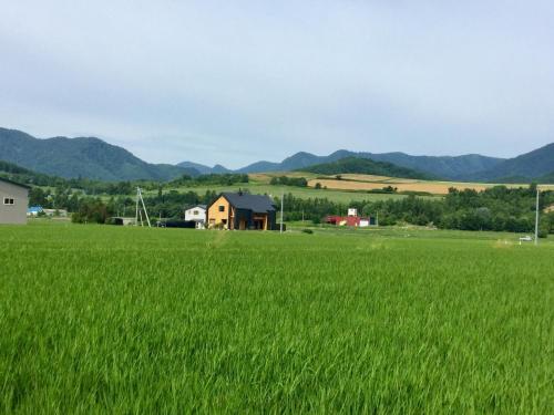 Landskap semula jadi dekat dengan rumah tamu ini