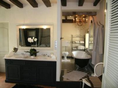 A bathroom at Le Mouton