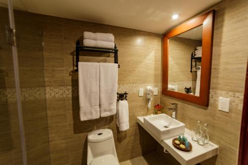 Koupelna v ubytování Yawar Inka Hotel