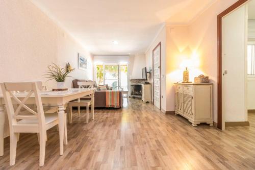 Fotografia z galérie ubytovania Empurialola -Casa con piscina en Empuriabrava-148 v destinácii Empuriabrava