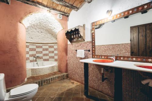 Koupelna v ubytování Casas Cueva Tio Tobas Guadix