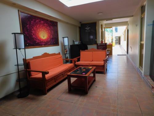 Hotel Florida Oaxaca tesisinde bir oturma alanı