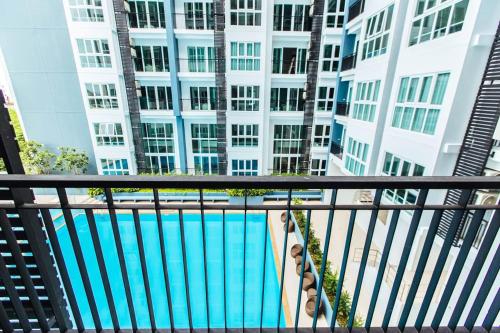 Kolam renang di atau dekat dengan The Prio Residence