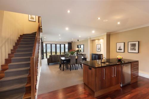 Χώρος καθιστικού στο Platinum Queenstown