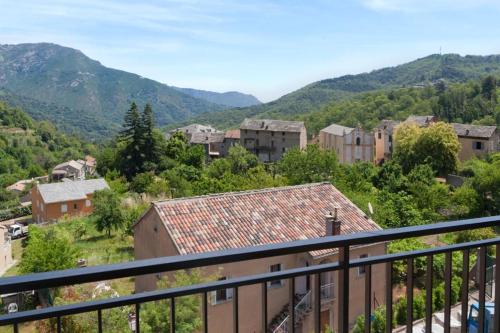 アパートホテルから撮影された、または一般的な山の景色