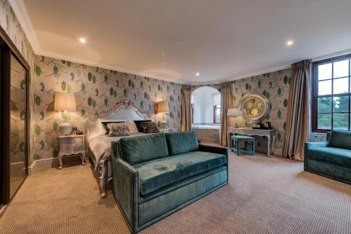 A seating area at Gleddoch Hotel Spa & Golf, BW Premier Collection 