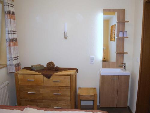 Fotografie z fotogalerie ubytování Panoramaferienwohnung Monika mit Pool v destinaci Schuttertal
