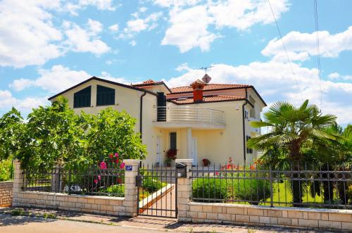 Apartments Sv. Pelegrin