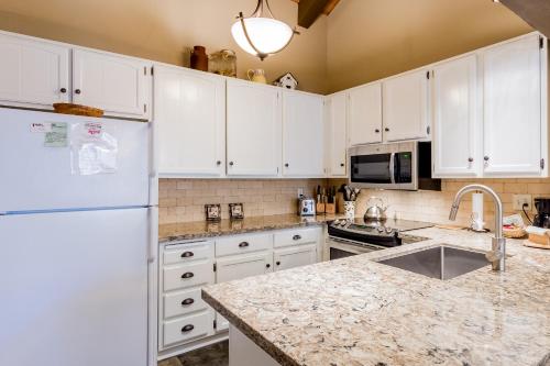 Gallery image of Mammoth Creek Condos in Mammoth Lakes
