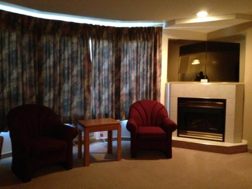 Гостиная зона в Western Budget Motel Peace River
