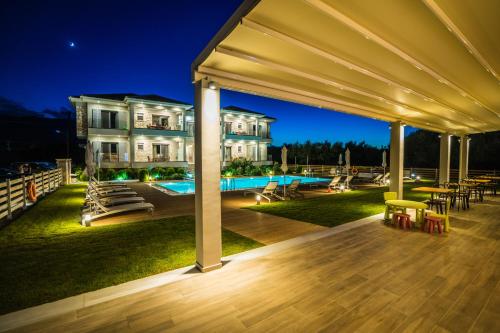 Zante Suitesの敷地内または近くにあるプール