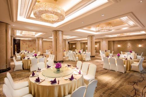 Restaurace v ubytování Hangzhou Xinqiao Hotel
