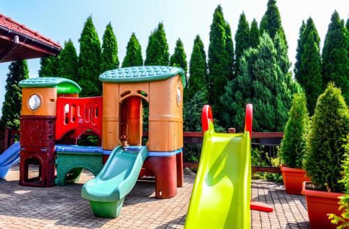 Children's play area sa Dworek Emilli