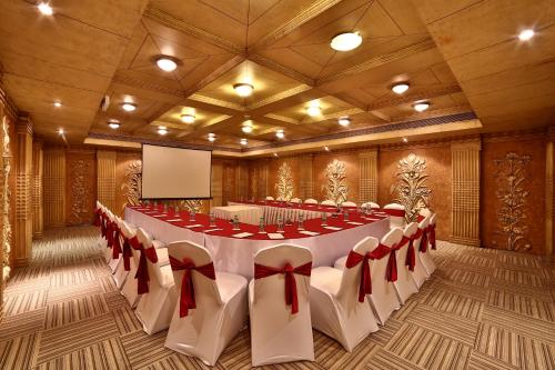 Galería fotográfica de Ramoji Film City- Sitara Luxury Hotel en Pedda Ambarpet