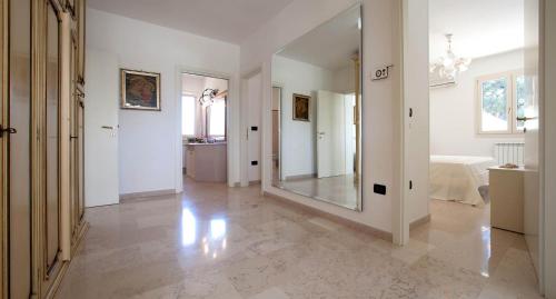 Et badeværelse på Villa Maria Clara by Perle di Puglia