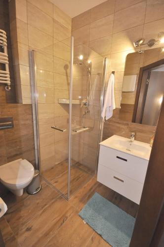 Bilik mandi di Apartamenty Patria
