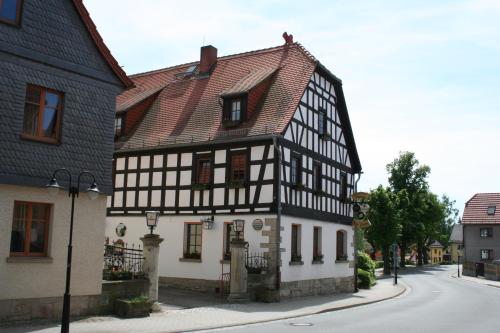 Gallery image of Gasthaus & Hotel Zur Linde in Hermsdorf