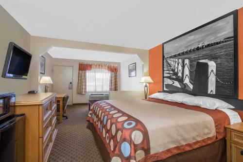 Ein Bett oder Betten in einem Zimmer der Unterkunft Super 8 by Wyndham Port Royal/Beaufort