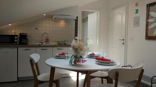 Η κουζίνα ή μικρή κουζίνα στο Apartments Angeline
