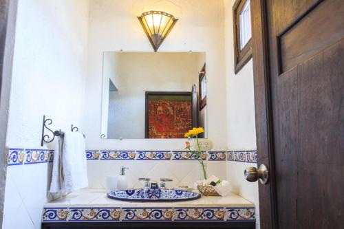 Bathroom sa Hotel La Villa Serena