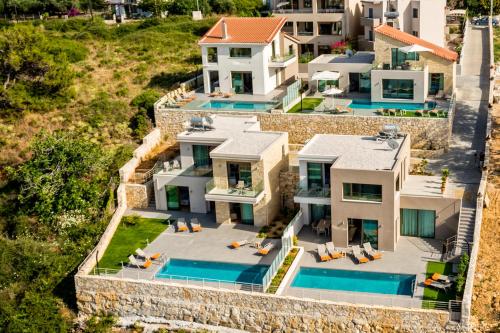 The swimming pool at or close to Eland Dream Villas