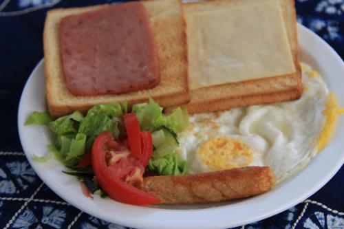 Makanan di atau berdekatan the country house