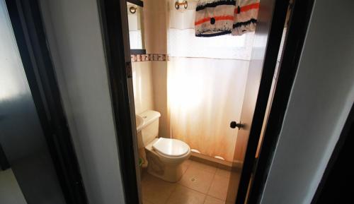 Apartamento Rodadero tesisinde bir banyo