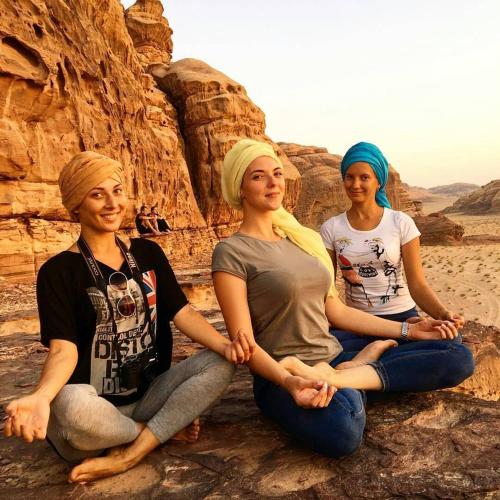 Clientes alojados en Wadi Rum Sky Tours & Camp