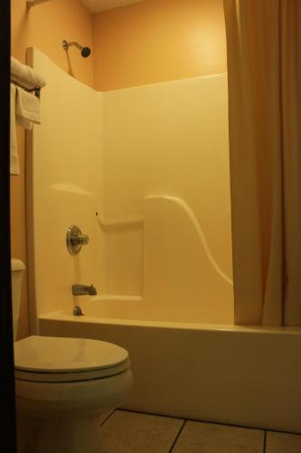 Ένα μπάνιο στο Holiday Lodge