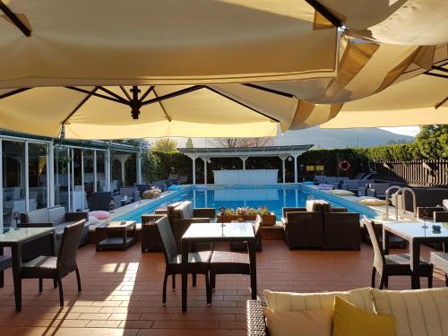 Piscina di Hotel Cristallo Relais, Sure Hotel Collection By Best Western o nelle vicinanze