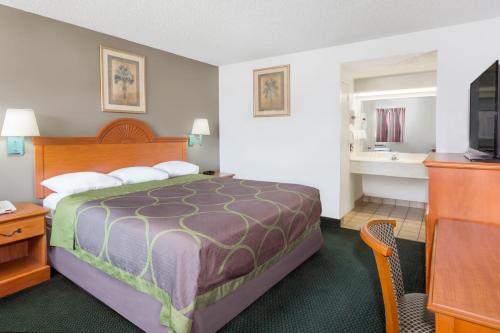 Cama o camas de una habitación en Redfinn Inn